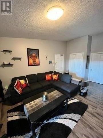 Photo du bâtiment - 1370 Main St E