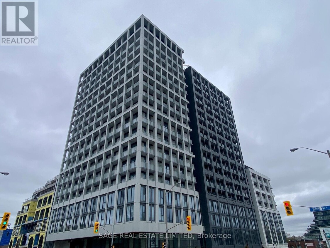 Photo principale - 2020-2020 Bathurst St