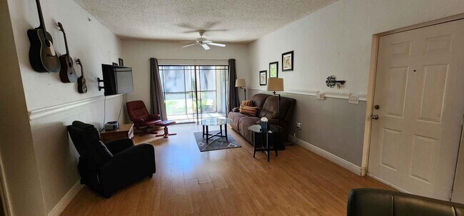 Foto del edificio - 3022 Alcazar Plz