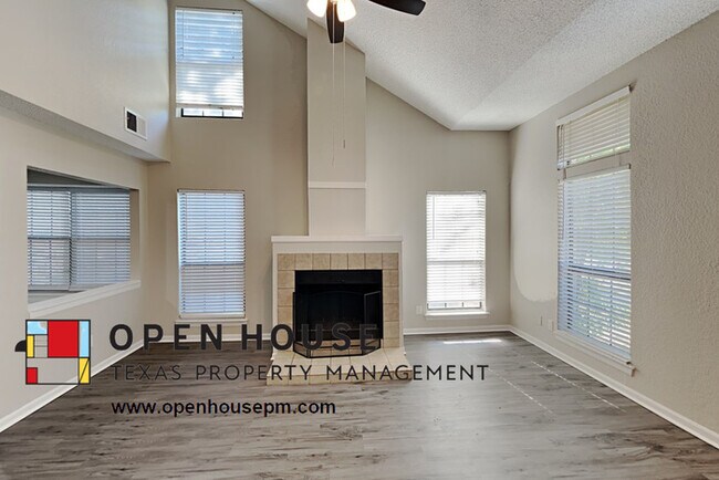 Building Photo - 4220 Phoenix Dr, Carrollton