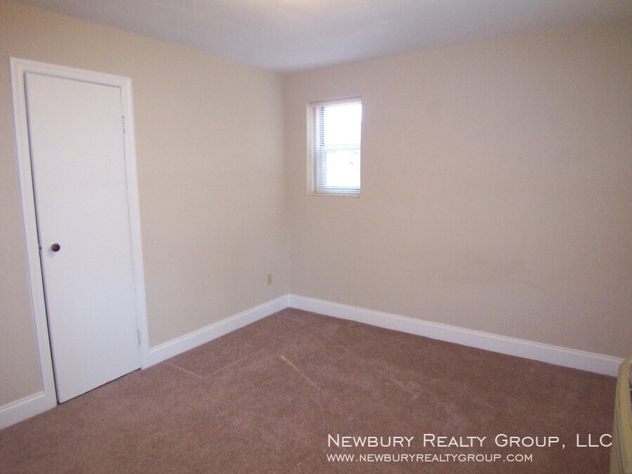 309 San Juan Dr Unit 6, McKeesport, PA 15133 Room for Rent in
