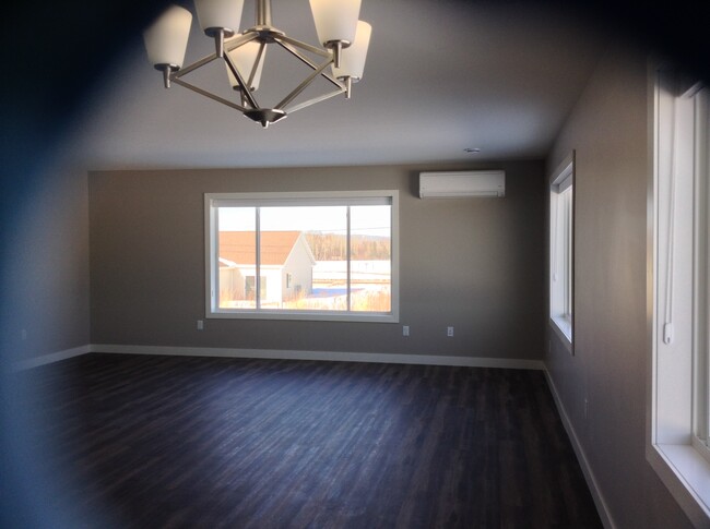 Spacious living/dining room - 6 Spartan Cir