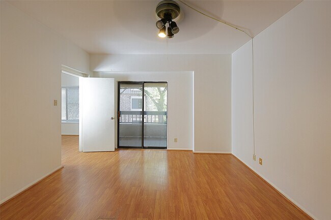 Foto del edificio - 2209 S Braeswood Blvd