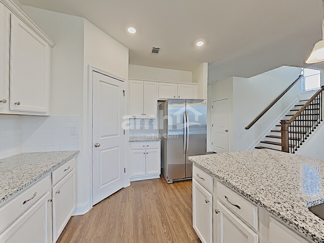 Building Photo - 5153 Jack Byrnes Dr