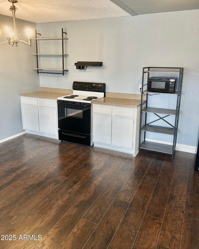 Foto del edificio - 1440 N Idaho Rd