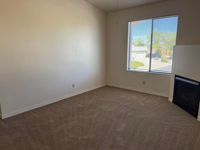 Building Photo - 4327 Sabana Loop SE