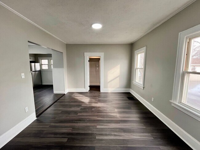 Foto del edificio - Fully Updated 3 Bedroom Home with 2 Car Garage