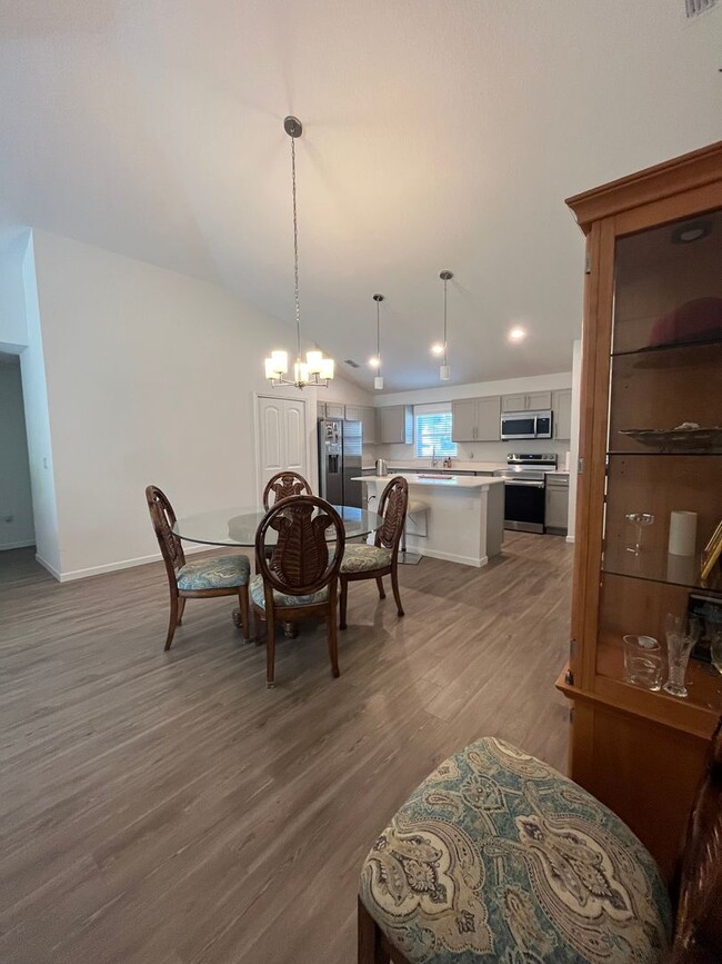 Foto del edificio - Newer Construction 4 Bedroom!