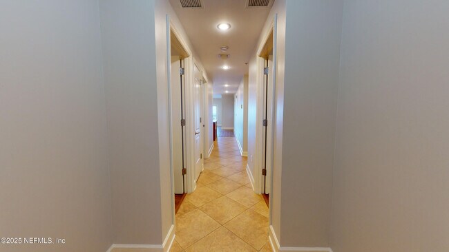 Building Photo - 525 3rd St S