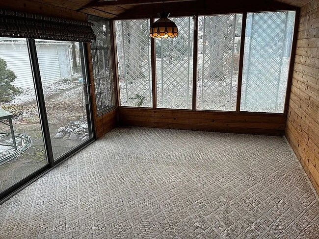 Building Photo - 15235 Ackerson Dr