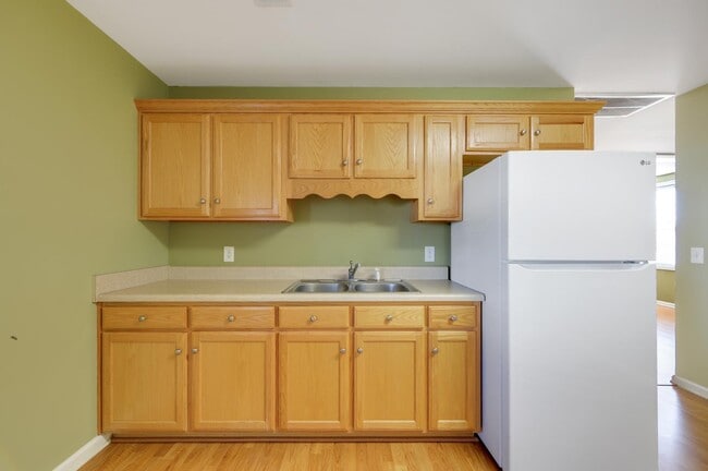 Building Photo - 129 Sunset Cir