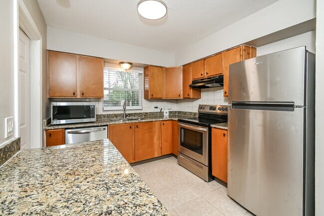 Building Photo - 3406 Westfield Dr