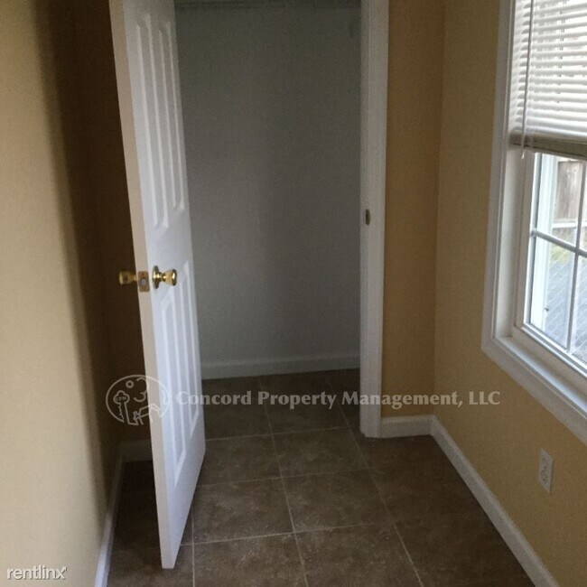 Foto del edificio - 3 br, 1.5 bath House - 221 Ashwood Rd