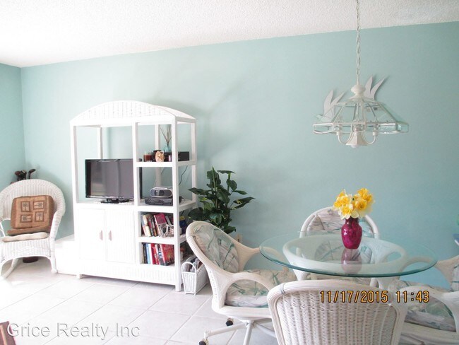 Foto del edificio - 2 br, 2.5 bath  - 25498 Cockleshell Dr. #402