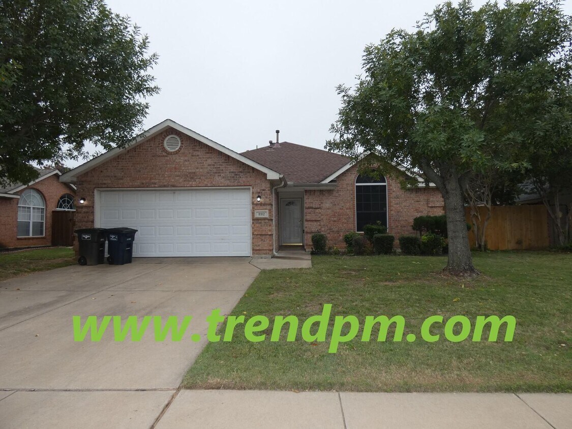 Primary Photo - Bright & open concept 3/2/2 home in River ...