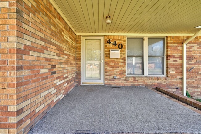 Building Photo - 440 Elmhurst
