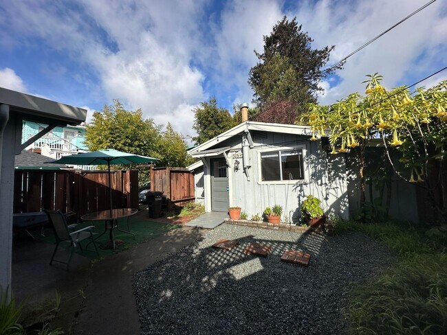 Foto del edificio - Open house Sunday 1/21 2-3 pm Upgraded pri...