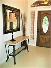 Building Photo - 435 N Rivershire Dr