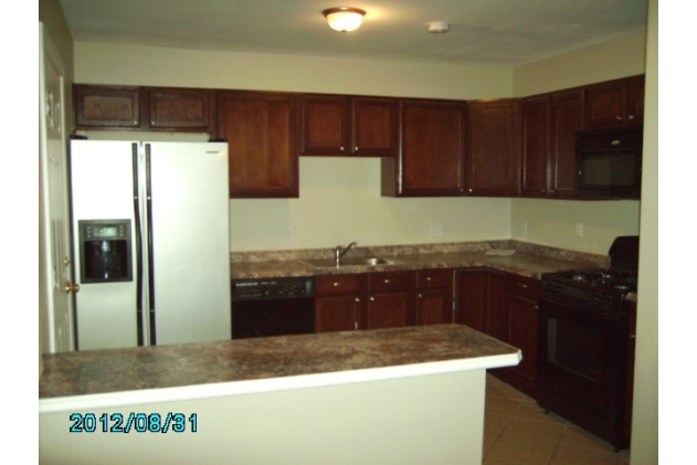 Unit B Duplex Kitchen - 3435 Rosedale St