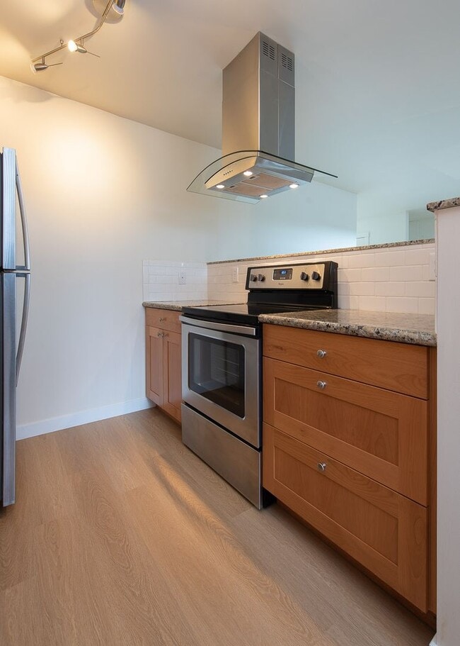 Building Photo - 8220 169th Ave NE