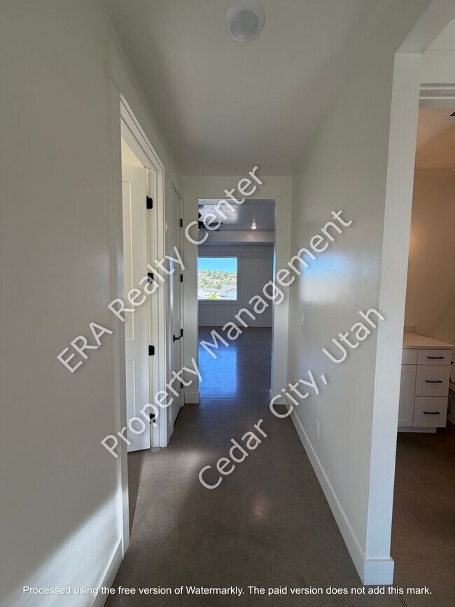 Building Photo - Newer Construction - 4 bedroom- 2 bath Single Family Home