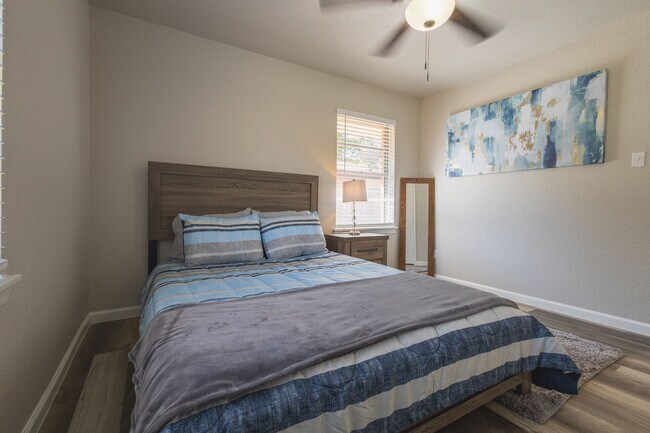 Foto del edificio - 106 Mimosa St