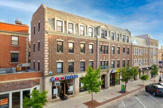 Building Photo - 722 Clark St