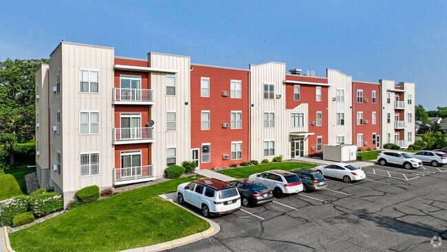 Building Photo - The Ponds at Heritage Place