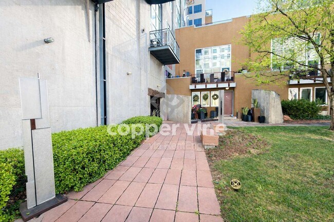 Photo - 1050 Cherokee St Apartment