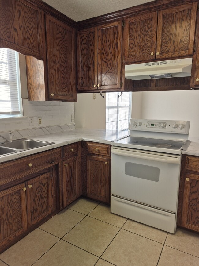 Foto del edificio - 3053 Schroer Dr