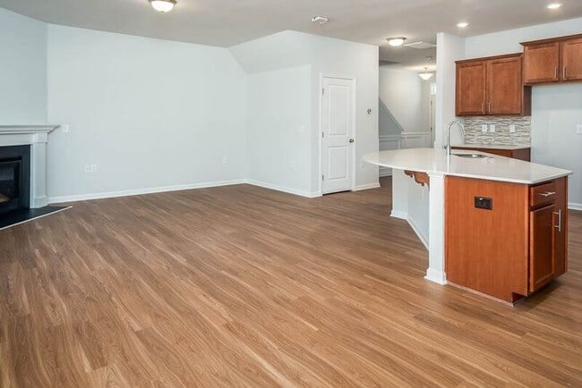 Building Photo - 1202 Homecoming Wy