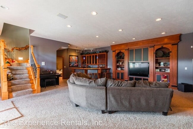 Building Photo - 6 br, 5 bath House - 5716 S Prairie View Ct