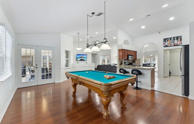 Building Photo - 13885 Sheffield St