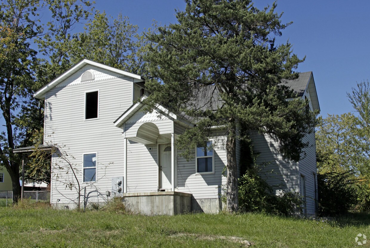 Foto principal - 17979 N. Service Rd