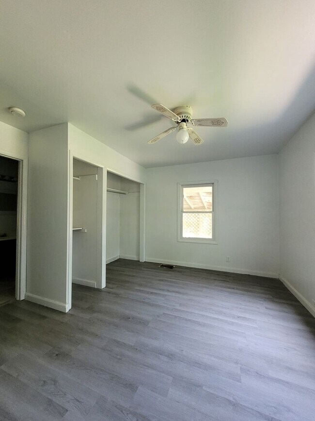 Building Photo - Recently Remodeled 3 Bedroom 1 Bath!