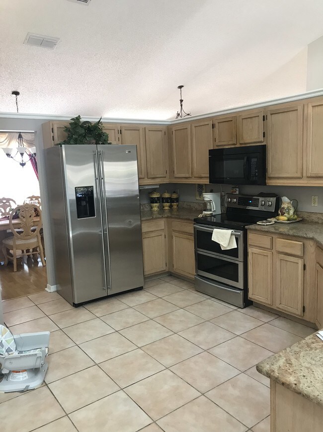 Foto del edificio - 12930 Forestedge Cir