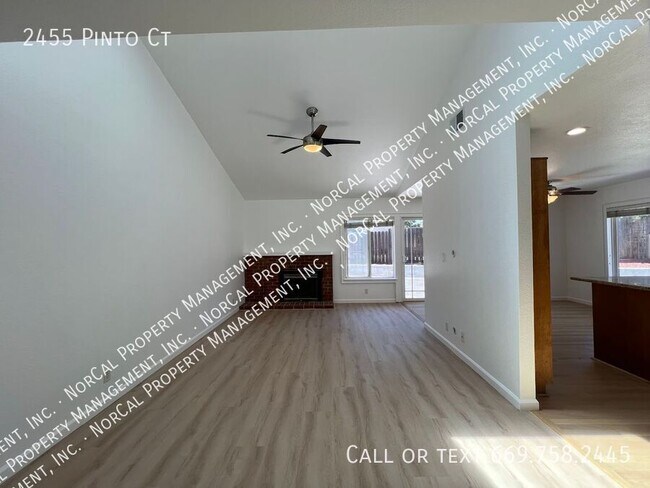 Foto del edificio - 2455 Pinto Ct