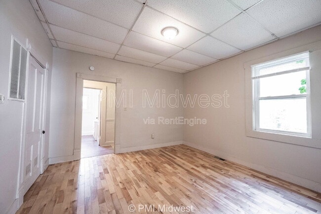 Building Photo - 632 S State St