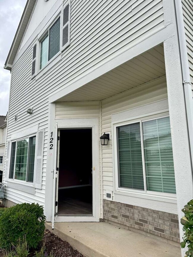 Building Photo - 122 Creston Cir