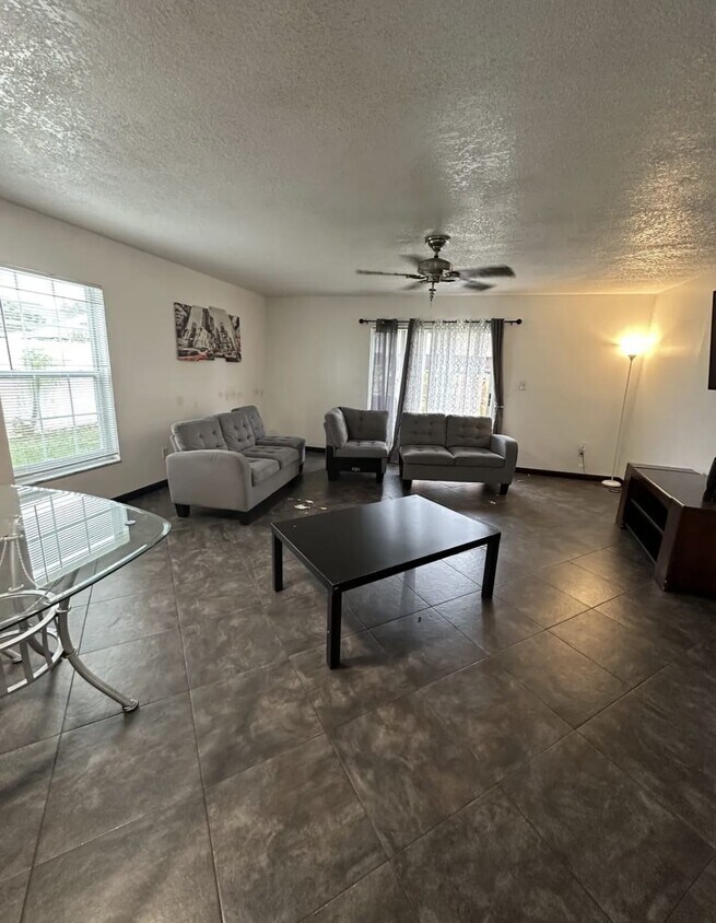 Foto principal - 3228 Bearclaw Way