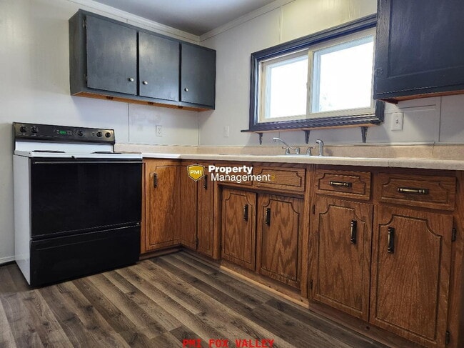 Foto del edificio - Large 1-Bedroom Duplex in Neenah - Perfect...