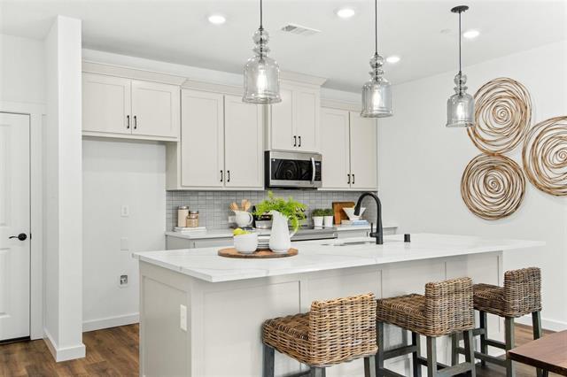 Building Photo - 7328 Concha Dr