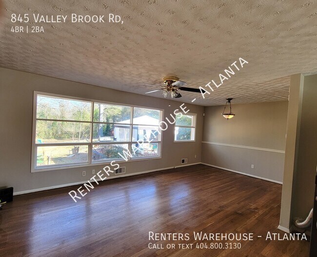 Foto del edificio - Spacious 4 Bedroom home in Decatur!