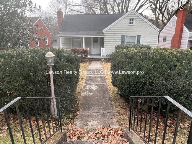 Building Photo - Charming Two Bedroom Home in Wasena
