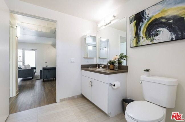 Building Photo - 521 W Colorado St