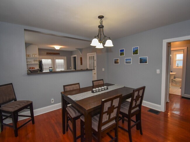 Foto del edificio - 3 Bedroom Single Family Home with Fenced I...