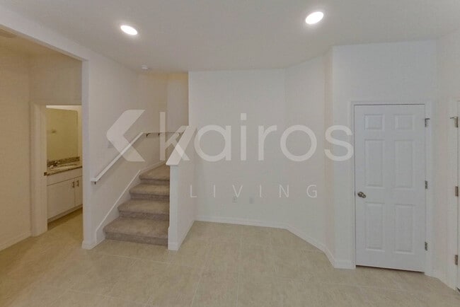 Building Photo - 4401 Paraglider Pl