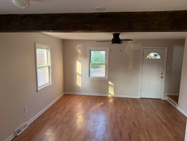 Building Photo - 8 Higbie Dr