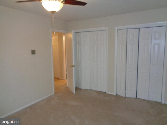 Foto del edificio - 1500 S George Mason Dr