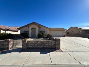 Building Photo - 11525 S Chaparral Dr